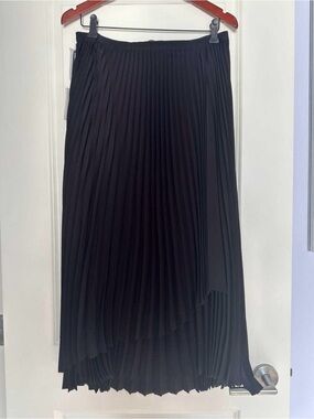 Aritzia Black Pleated Midi Skirt - Classic Women's Skirt